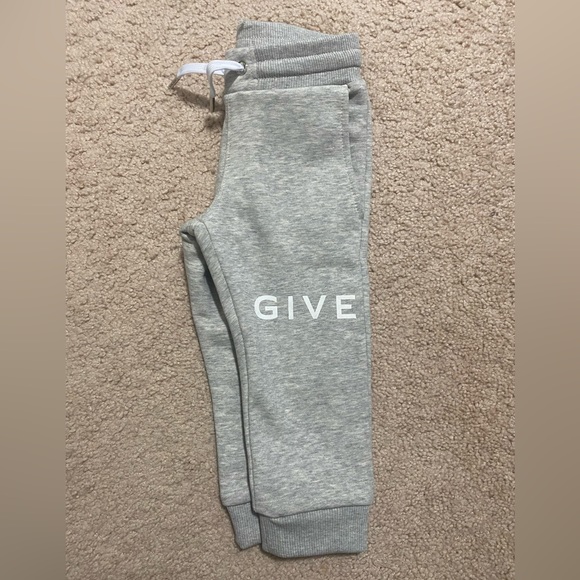 Givenchy gray toddler sweatpants size 2T - Picture 3 of 3